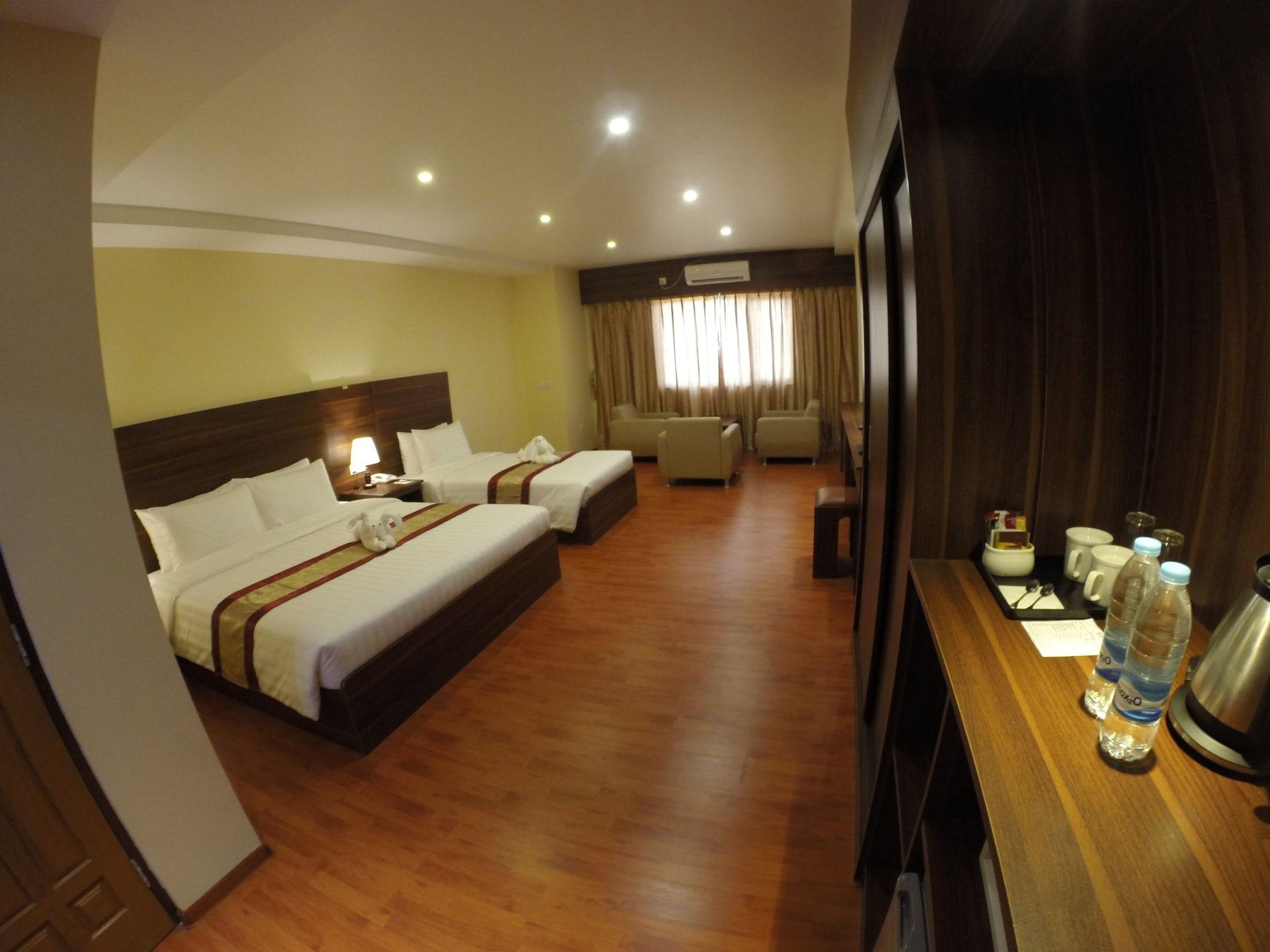 Silver Green Hotel Yangon Esterno foto