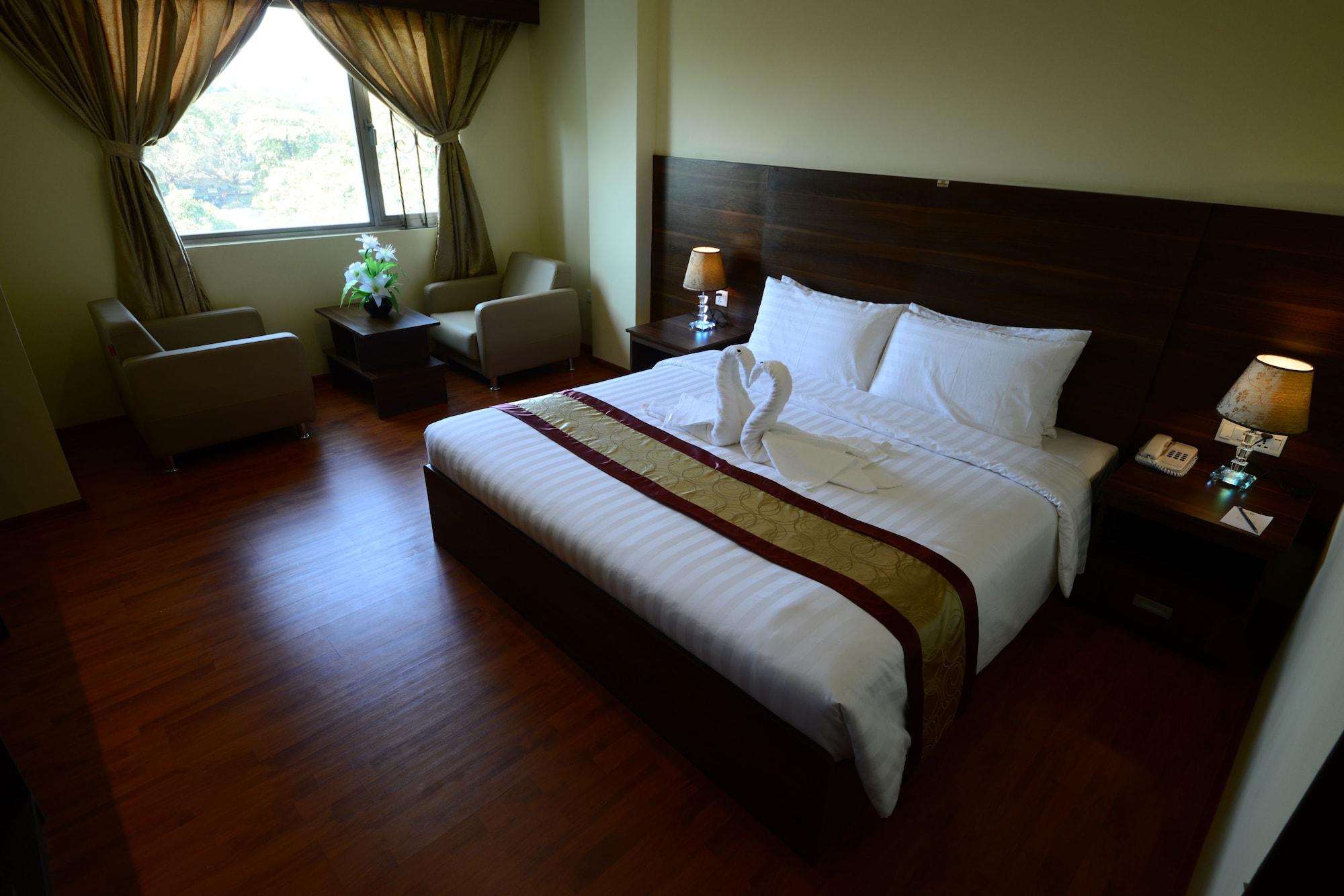 Silver Green Hotel Yangon Esterno foto