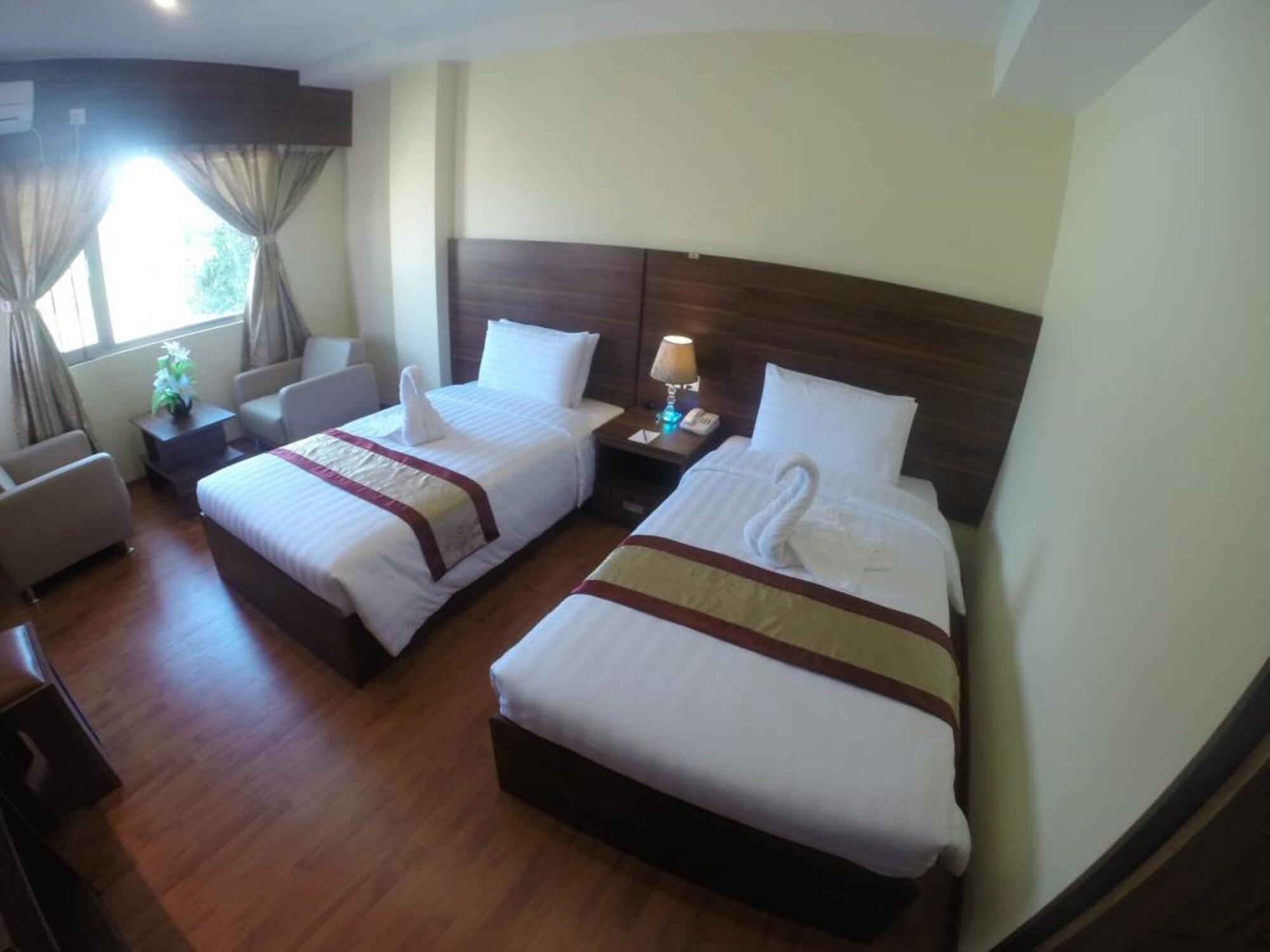 Silver Green Hotel Yangon Esterno foto