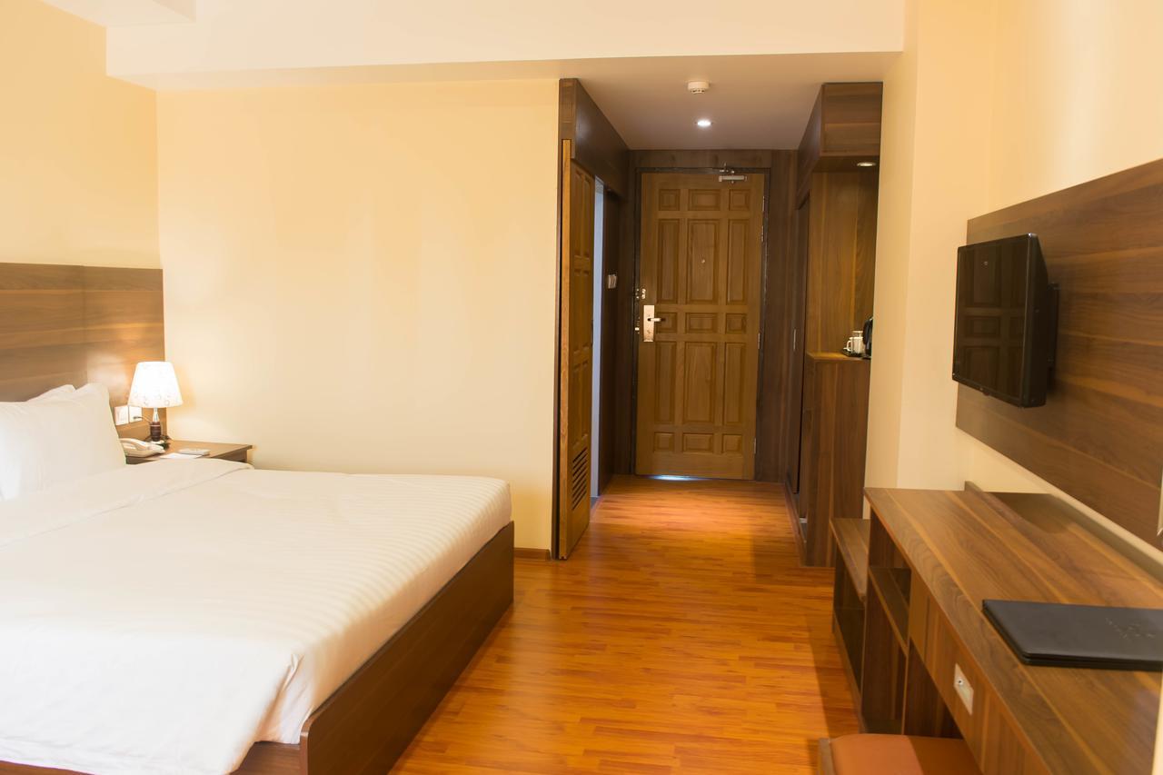 Silver Green Hotel Yangon Esterno foto