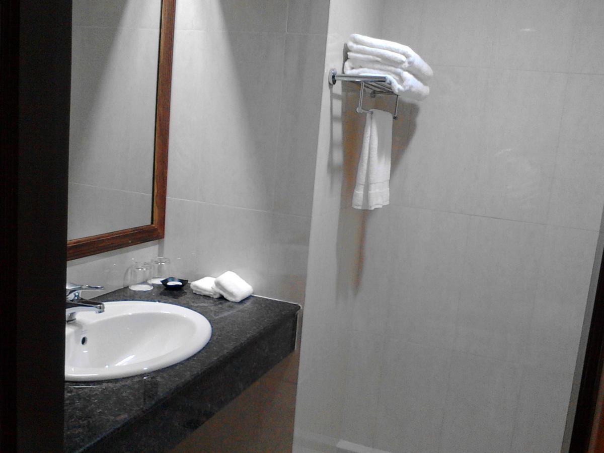 Silver Green Hotel Yangon Esterno foto