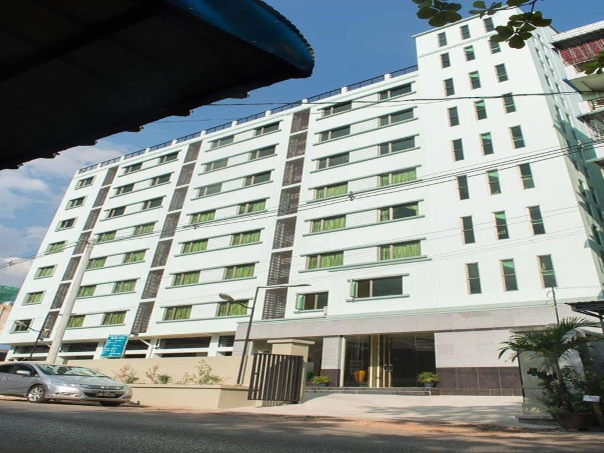 Silver Green Hotel Yangon Esterno foto