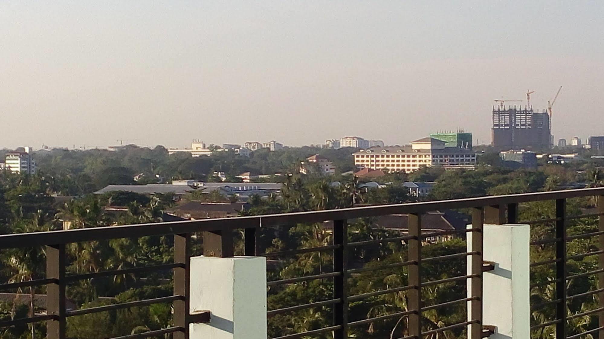 Silver Green Hotel Yangon Esterno foto