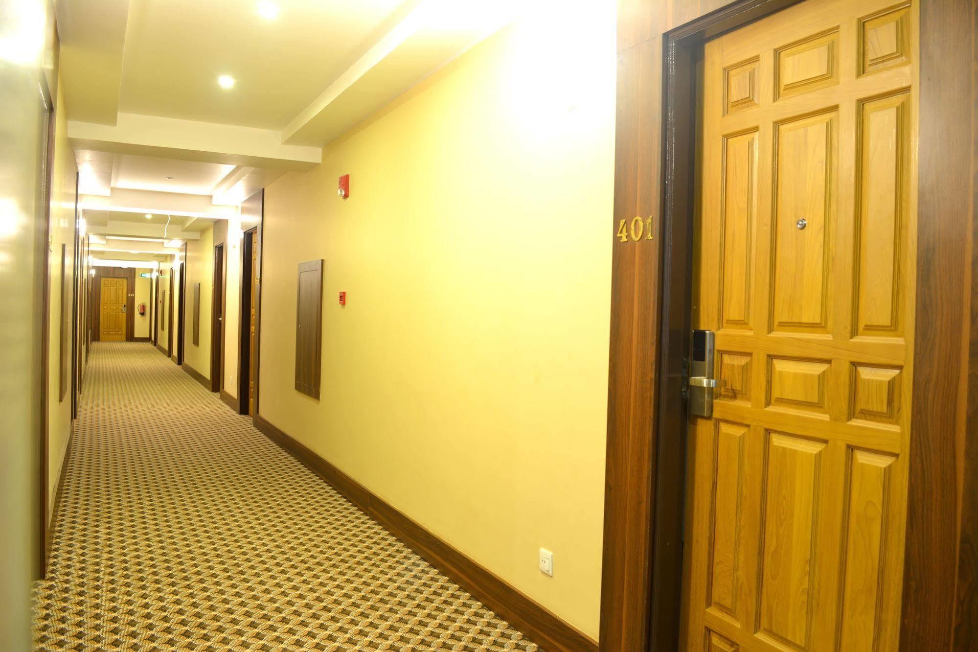 Silver Green Hotel Yangon Esterno foto