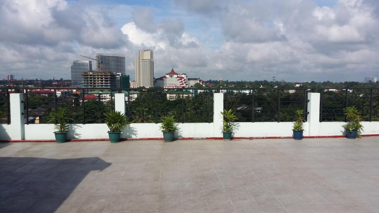 Silver Green Hotel Yangon Esterno foto